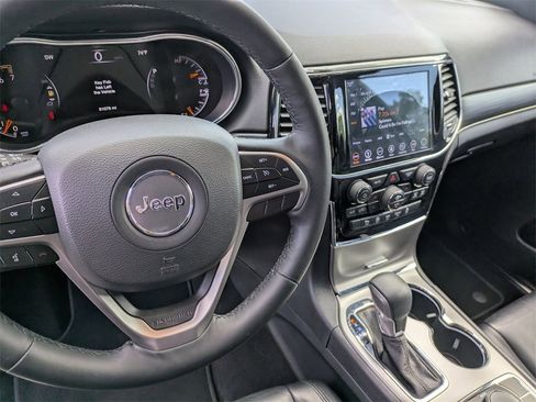 Used 2019 Jeep Grand Cherokee Limited image 15
