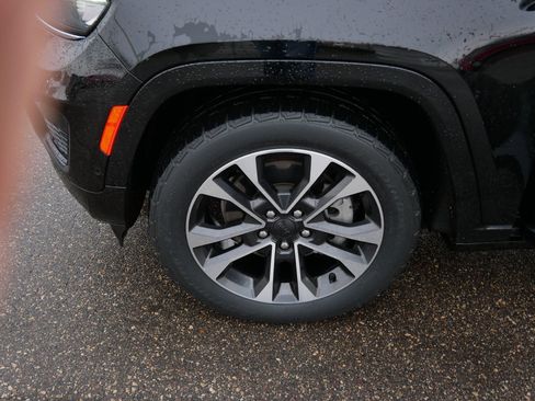 Used 2021 Jeep Grand Cherokee L Overland w/ Advanced Protech Group III image 15