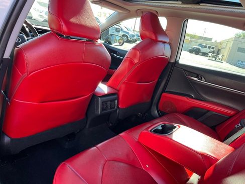 Used 2020 Toyota Camry XSE image 29