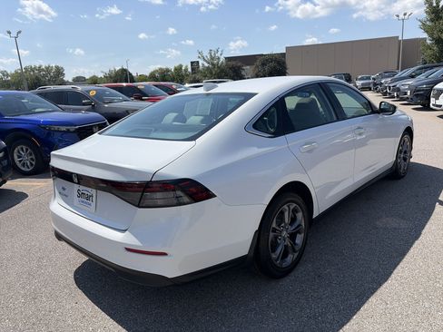Certified 2023 Honda Accord EX image 5