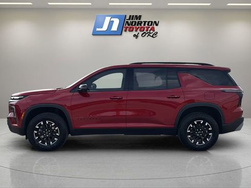 Used 2025 Chevrolet Traverse Z71 w/ Enhanced Driving Package AWD/4WD image 8