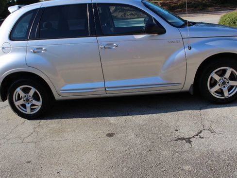 Used 2005 Chrysler PT Cruiser Touring image 10