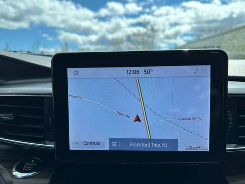 Used 2021 Ford Explorer Limited w/ Equipment Group 301A image 28