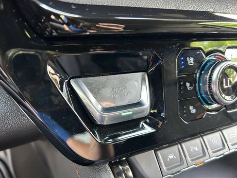 Used 2025 GMC Sierra 1500 AT4 w/ AT4 Premium Package AWD/4WD image 41