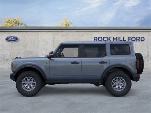 New 2025 Ford Bronco Badlands image 4