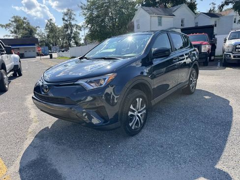 Used 2018 Toyota RAV4 LE w/ All Weather Liner Package AWD/4WD image 20