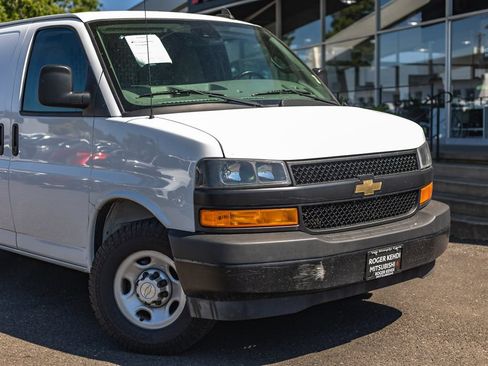 Used 2020 Chevrolet Express 2500 w/ Safety Package RWD image 3