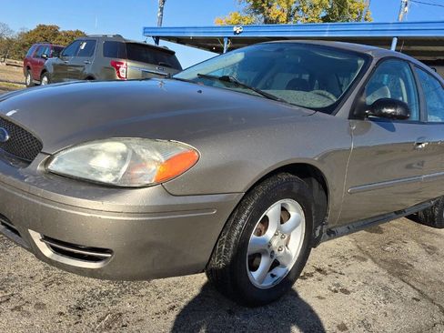 Used 2007 Ford Taurus SE image 1