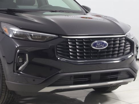 Used 2023 Ford Escape Platinum image 37