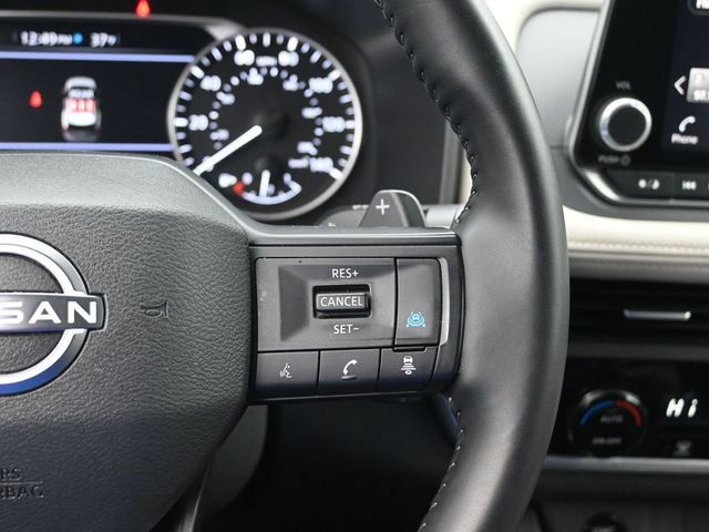 Used 2025 Nissan Rogue SV AWD/4WD image 14