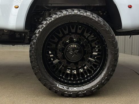 Used 2026 Ford F450 Platinum w/ FX4 Off-Road Package AWD/4WD image 12