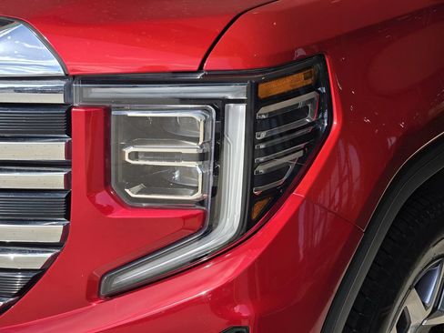 Used 2023 GMC Sierra 1500 SLT RWD image 8