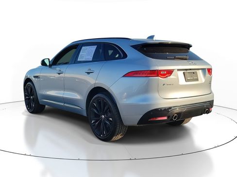 Used 2018 Jaguar F-PACE S image 3