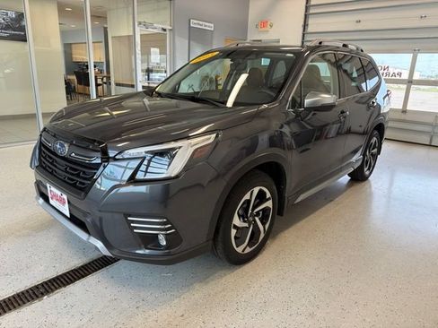 Used 2023 Subaru Forester Touring AWD/4WD image 6