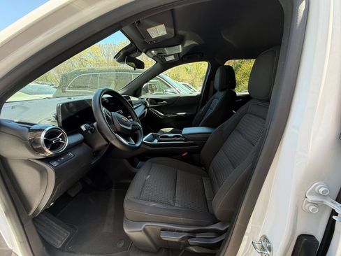 Used 2025 Chevrolet Equinox LT FWD image 23