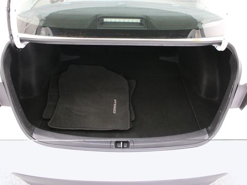 Certified 2025 Toyota Corolla LE FWD image 28