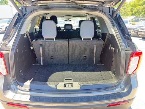 Used 2024 Ford Explorer XLT w/ Equipment Group 202A AWD/4WD image 33