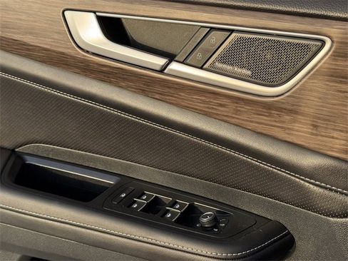 Used 2025 Volkswagen Atlas SEL Premium R-Line image 25