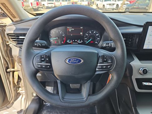 Used 2023 Ford Explorer 2WD image 14