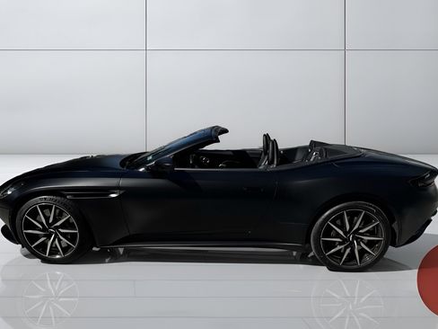 Used 2020 Aston Martin DB11 Volante RWD image 3