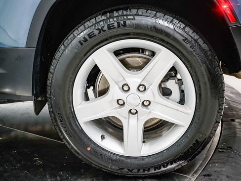 Used 2022 Land Rover Defender 110 SE image 10