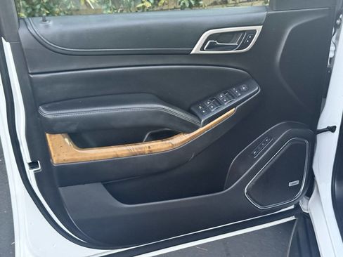 Used 2017 GMC Yukon Denali image 12