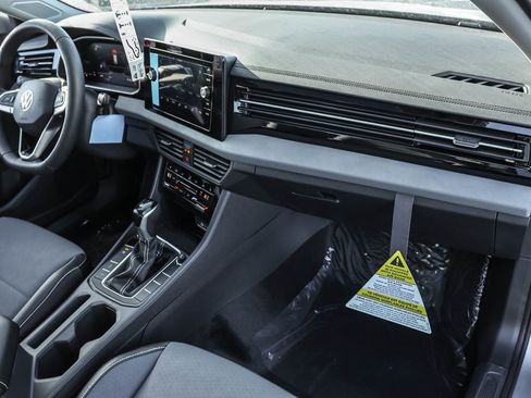 New 2026 Volkswagen Jetta SE image 41