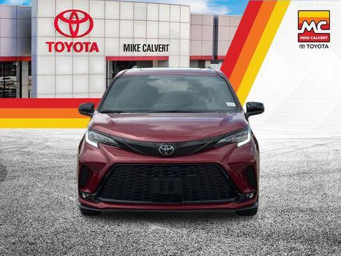 Certified 2026 Toyota Sienna XSE FWD image 8