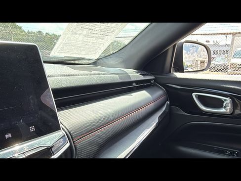 Used 2023 Jeep Compass Trailhawk image 16