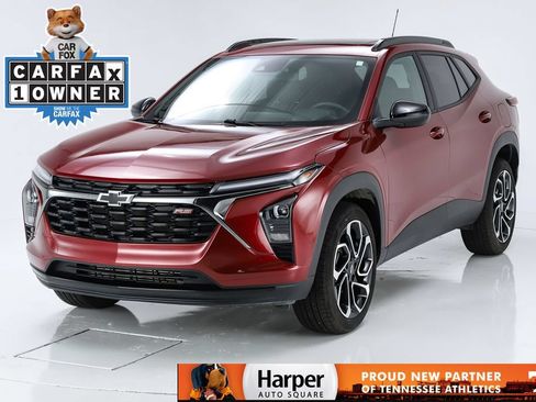 Used 2025 Chevrolet Trax RS w/ Sunroof Package FWD image 1