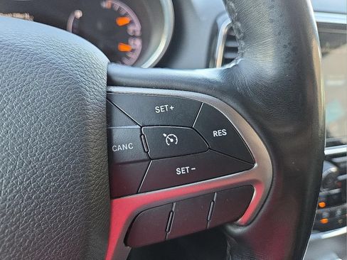 Used 2021 Jeep Grand Cherokee Limited AWD/4WD image 18