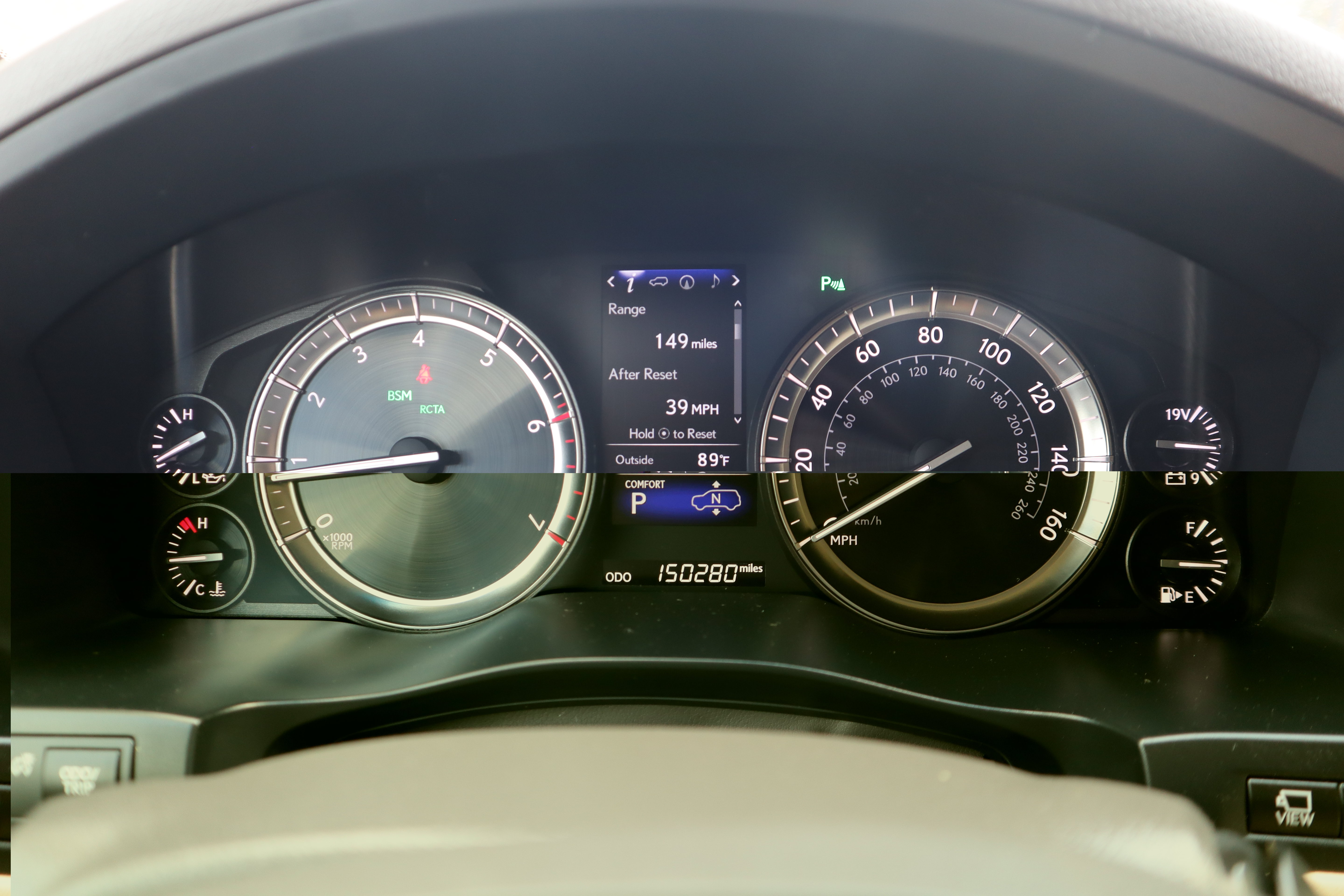 Used 2016 Lexus LX 570 4WD w/ Luxury Package image 19