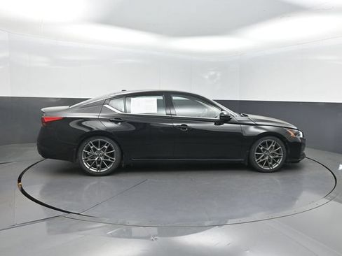 Used 2023 Nissan Altima 2.0 SR FWD image 37
