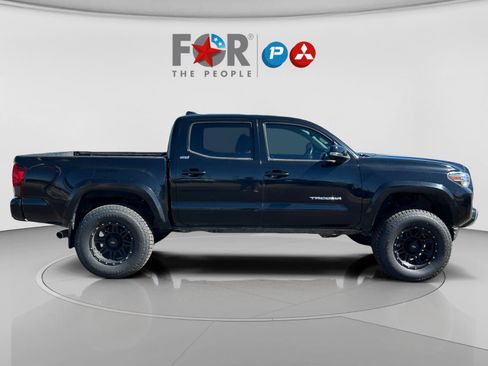 Used 2021 Toyota Tacoma SR5 w/ Technology Package image 6