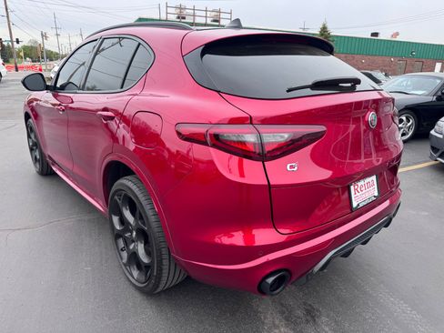 Used 2022 Alfa Romeo Stelvio Veloce AWD/4WD image 9