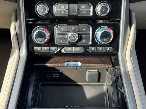 Used 2023 GMC Yukon XL Denali image 21