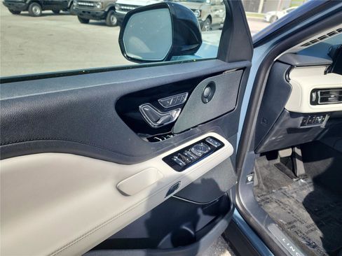 New 2026 Lincoln Aviator Reserve image 16