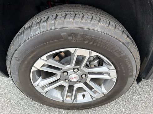Used 2025 GMC Terrain Elevation AWD/4WD image 17