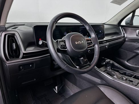 Used 2024 Kia Sorento S AWD/4WD image 10