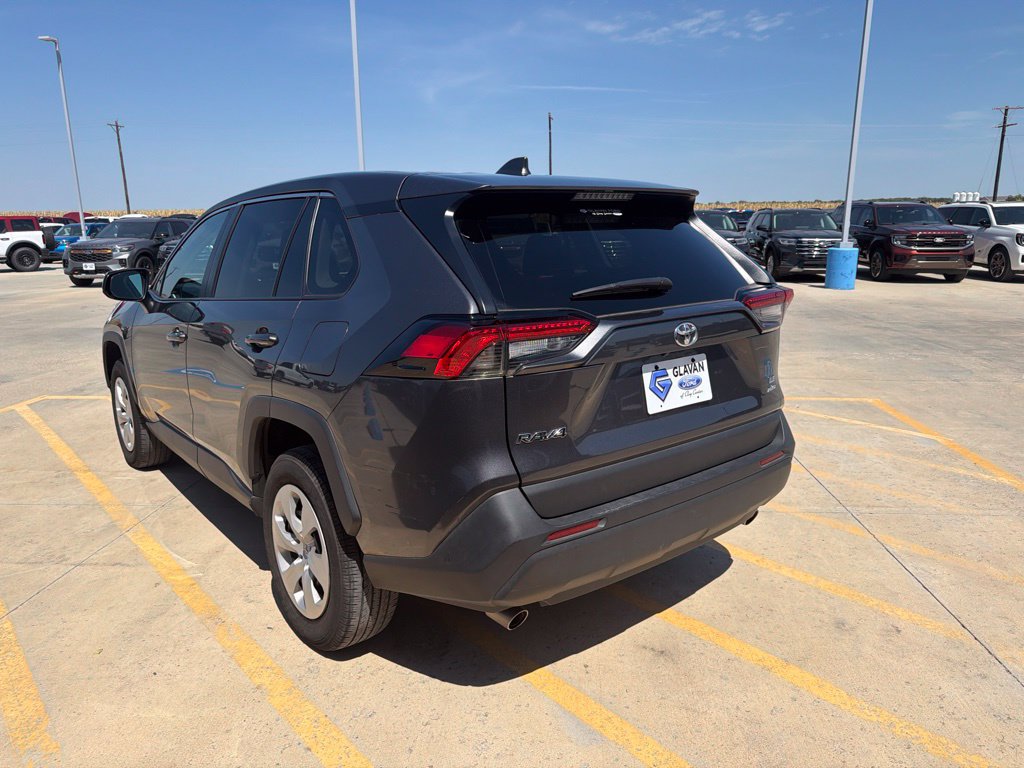Used 2025 Toyota RAV4 LE AWD/4WD image 5