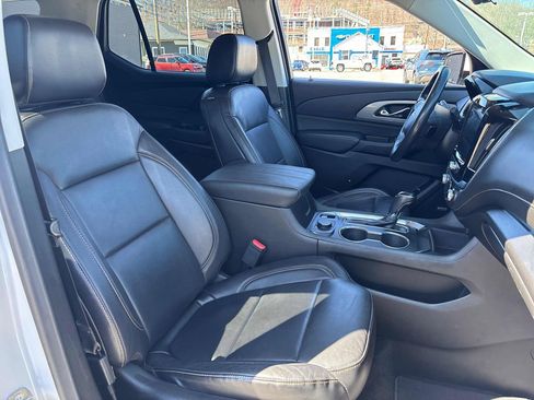 Used 2018 Chevrolet Traverse LT image 33