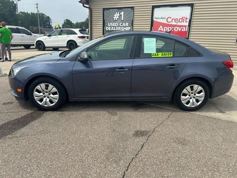 Used 2014 Chevrolet Cruze LS FWD image 8