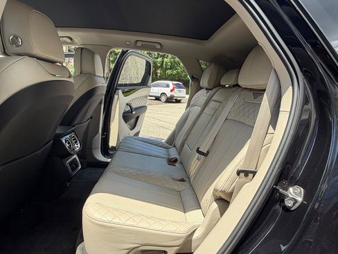 Used 2020 Bentley Bentayga Plug-In Hybrid AWD/4WD image 26