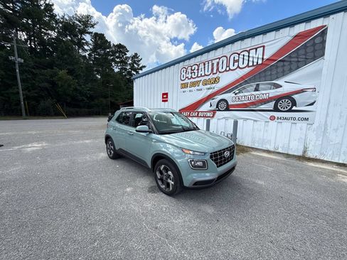 Used 2026 Hyundai Venue SEL FWD image 1