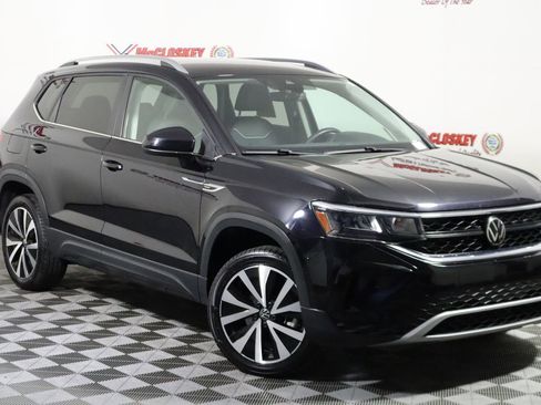 Used 2024 Volkswagen Taos SE image 4