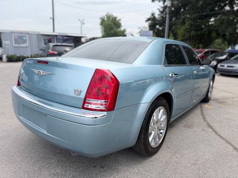 Used 2013 Chrysler 300 RWD image 5