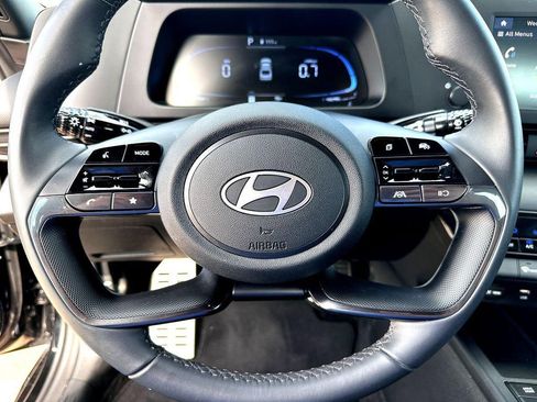 Used 2025 Hyundai Elantra Sport image 18
