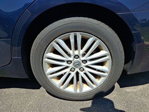 Used 2014 Lexus ES 350 w/ Luxury Package FWD image 4