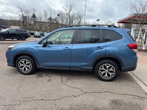 Used 2023 Subaru Forester Premium AWD/4WD image 4