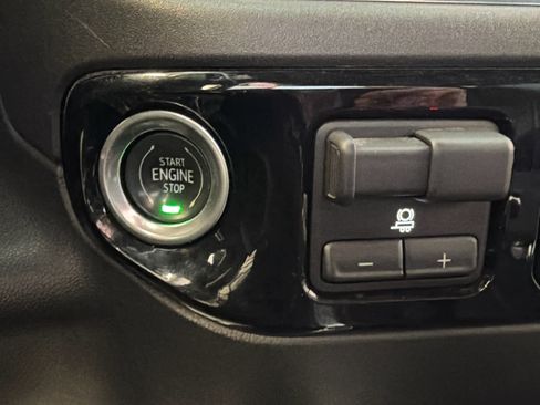 Used 2023 Chevrolet Silverado 1500 High Country w/ High Country Premium Package image 45